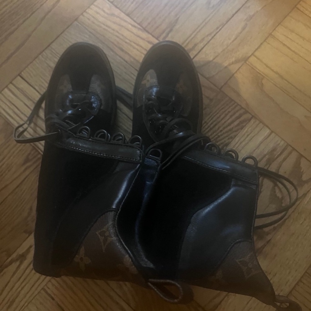 Black Chunky Platform Boots - Picture 2 of 4